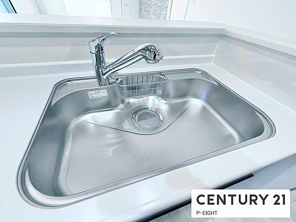浄水器内蔵型のため、キッチン回りもスリムな印象です！