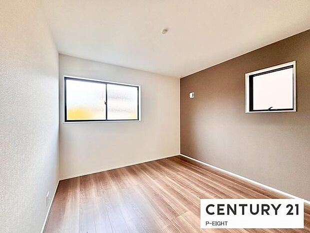 壁の色もアクセントとなりおしゃれな内装です！