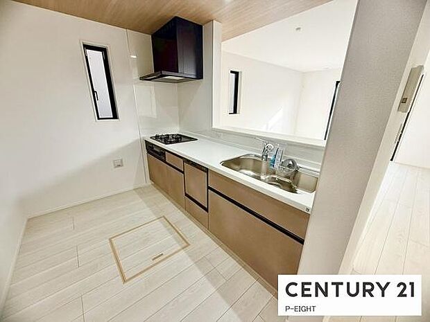 料理をしながらリビングを見渡せるつくりで、料理中も家族との会話がはずみます。