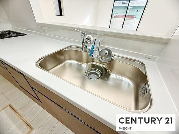 浄水器内蔵型のため、キッチン回りもスリムな印象です！