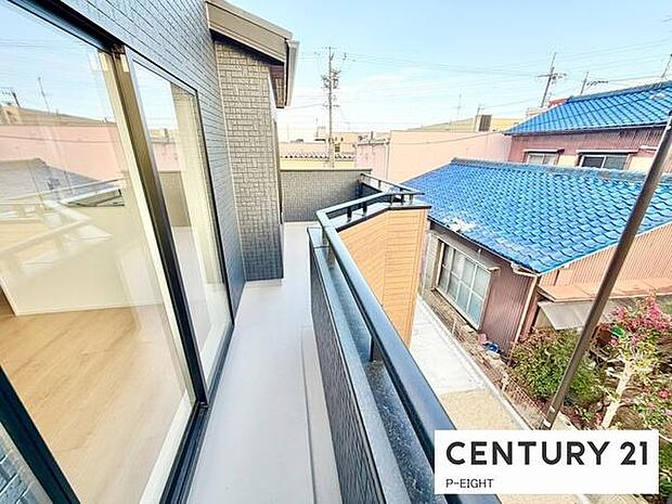 洗濯物は日当たりの良いバルコニーへ！