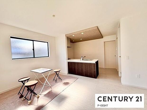 家族の笑い声が聞こえてきそうな、暖かい空間になっています。