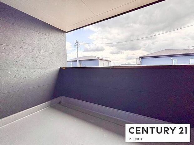 洗濯物は日当たりの良いバルコニーへ！