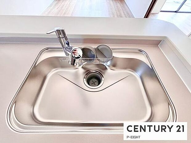 浄水器内蔵型のため、キッチン回りもスリムな印象です！