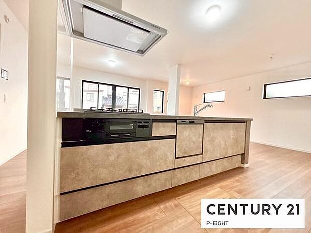 料理をしながらリビングを見渡せるつくりで、料理中も家族との会話がはずみます。