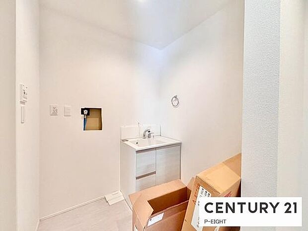 明るい洗面台で身支度ができます！