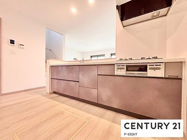 料理をしながらリビングを見渡せるつくりで、料理中も家族との会話がはずみます。