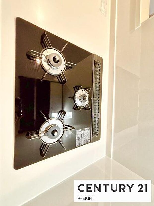 三口コンロで料理もはかどりますね！グリルもあります！