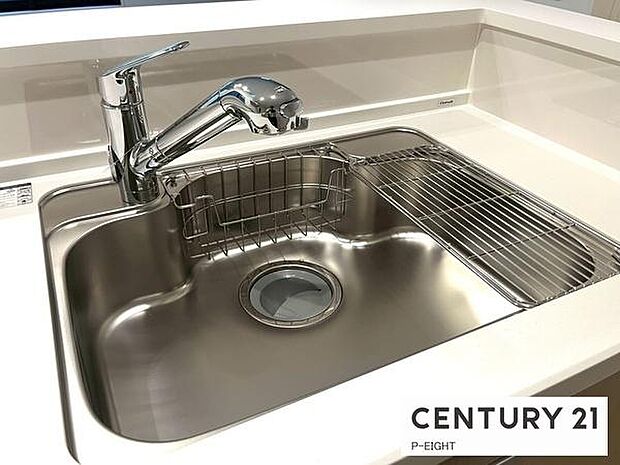 浄水器内蔵型のため、キッチン回りもスリムな印象です！