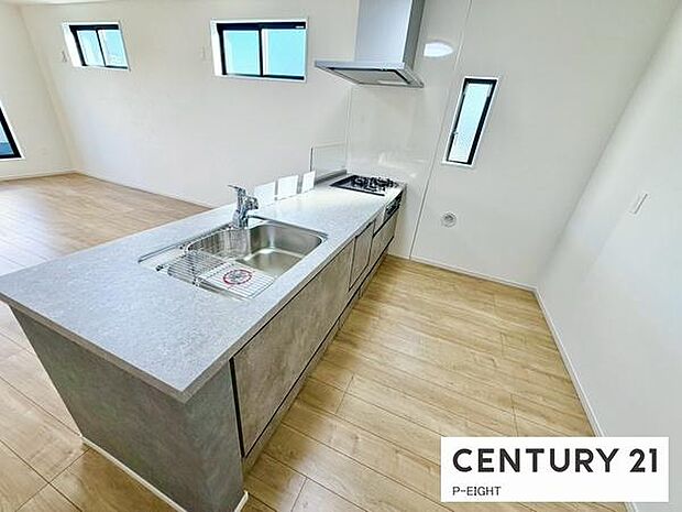 料理をしながらリビングを見渡せるつくりで、料理中も家族との会話がはずみます。