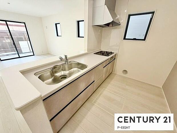 料理をしながらリビングを見渡せるつくりで、料理中も家族との会話がはずみます。