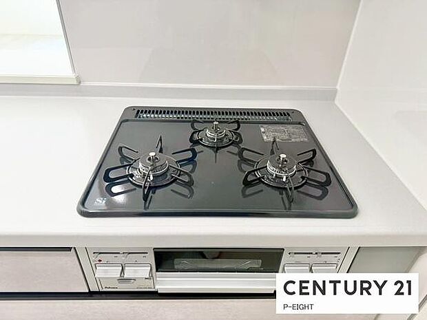 三口コンロで料理もはかどりますね!グリルもあります!