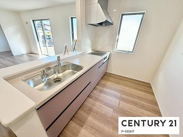 料理をしながらリビングを見渡せるつくりで、料理中も家族との会話がはずみます。