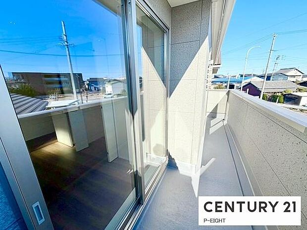 洗濯物は日当たりの良いバルコニーへ！