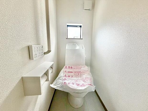 ウォシュレット付きの暖房便座で快適です！