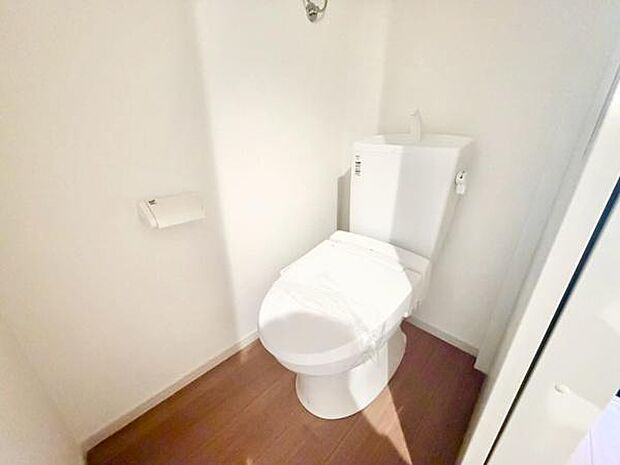 ウォシュレット付きの暖房便座で快適です!