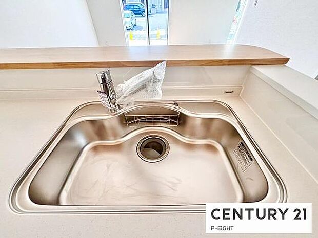 浄水器内蔵型のため、キッチン回りもスリムな印象です！