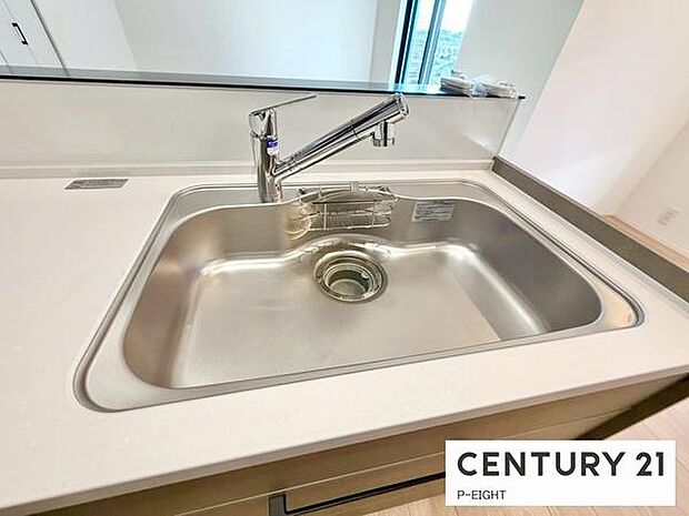 浄水器内蔵型のため、キッチン回りもスリムな印象です！