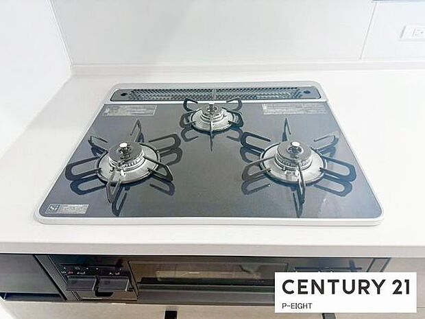 三口コンロで料理もはかどりますね！グリルもあります！