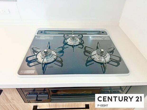 三口コンロで料理もはかどりますね!グリルもあります!