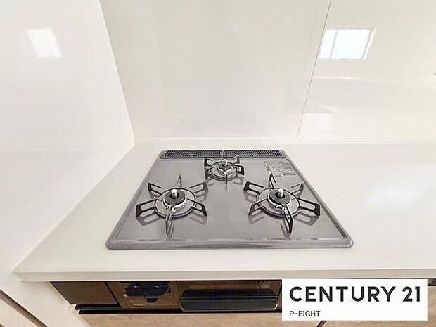 三口コンロで料理もはかどりますね!グリルもあります!