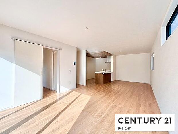 家族の笑い声が聞こえてきそうな、暖かい空間になっています。