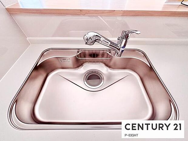 浄水器内蔵型のため、キッチン回りもスリムな印象です!