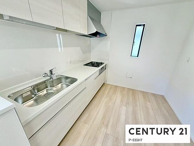 料理をしながらリビングを見渡せるつくりで、料理中も家族との会話がはずみます。