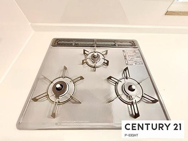 三口コンロで料理もはかどりますね！グリルもあります！