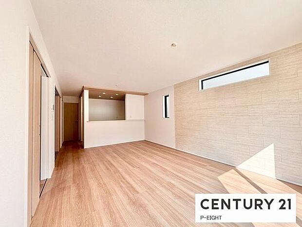 家族の笑い声が聞こえてきそうな、暖かい空間になっています。