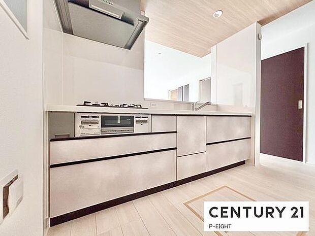 料理をしながらリビングを見渡せるつくりで、料理中も家族との会話がはずみます。