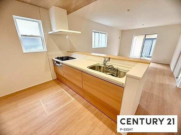 穏やかな色合いの綺麗なキッチンです！