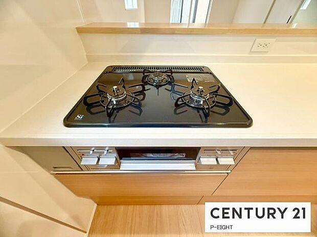 三口ガスコンロで料理もはかどりますね！グリルもあります！