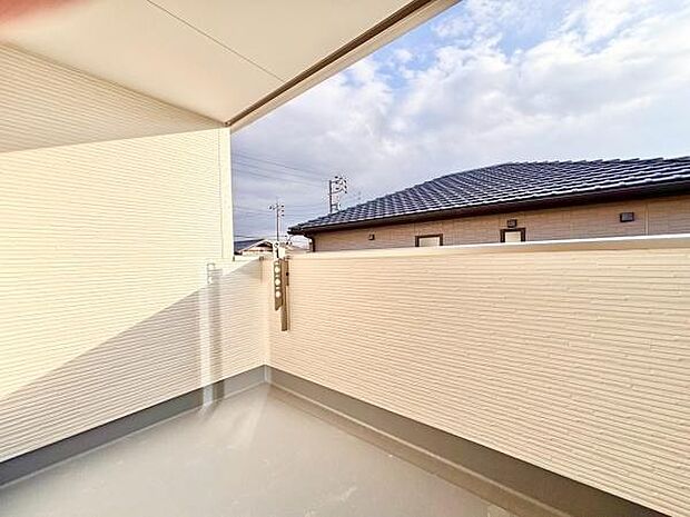 洗濯物は日当たりの良いバルコニーへ!