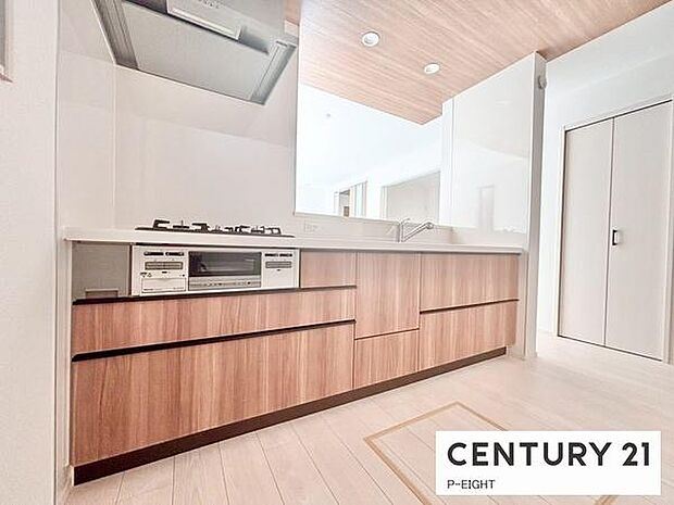 料理をしながらリビングを見渡せるつくりで、料理中も家族との会話がはずみます。