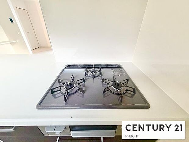 三口コンロで料理もはかどりますね!グリルもあります!