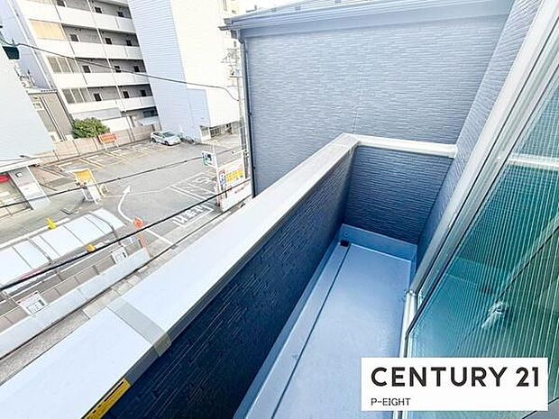 洗濯物は日当たりの良いバルコニーへ!