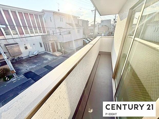 洗濯物は日当たりの良いバルコニーへ！