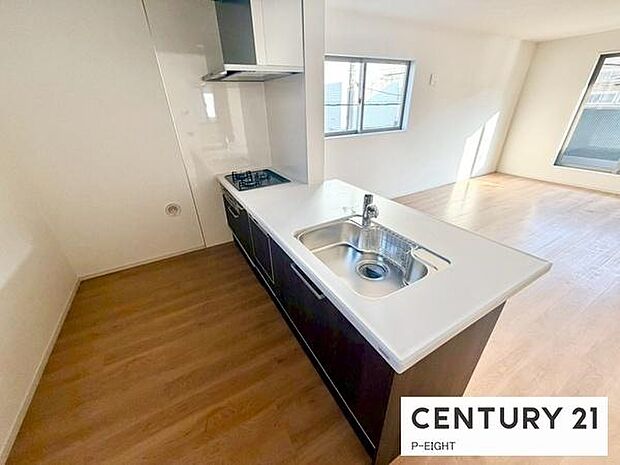 料理をしながらリビングを見渡せるつくりで、料理中も家族との会話がはずみます。