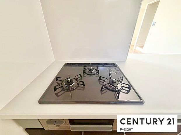 三口コンロで料理もはかどりますね！グリルもあります！