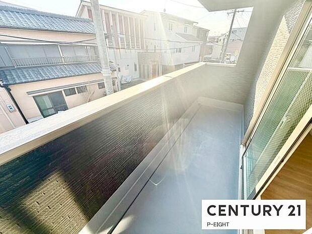 洗濯物は日当たりの良いバルコニーへ！