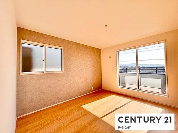 バルコニーに面している明るい洋室です!