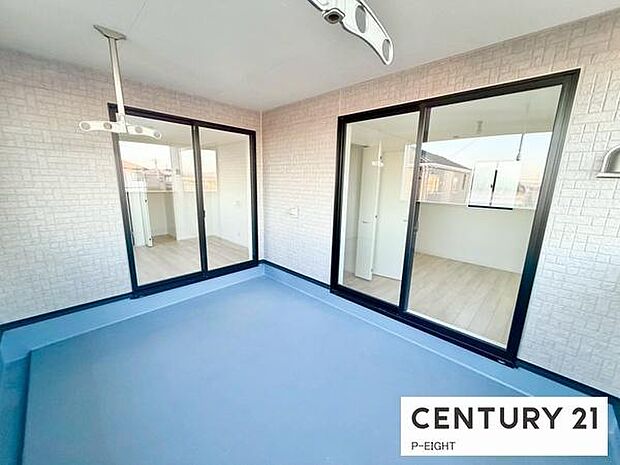 洗濯物は日当たりの良いバルコニーへ!