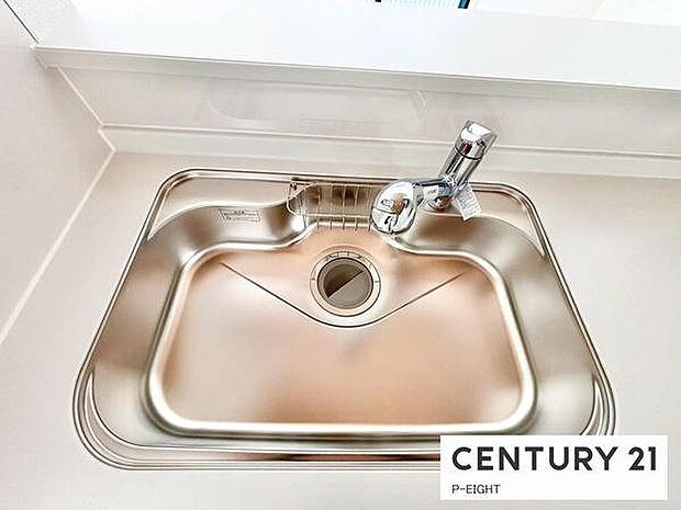 浄水器内蔵型のため、キッチン回りもスリムな印象です!