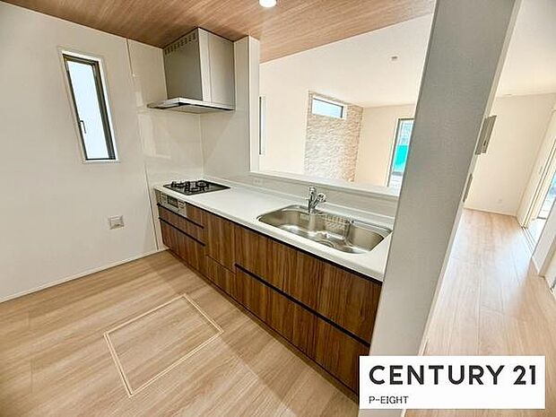 料理をしながらリビングを見渡せるつくりで、料理中も家族との会話がはずみます。