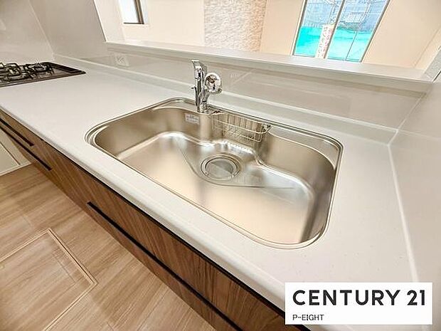 浄水器内蔵型のため、キッチン回りもスリムな印象です!