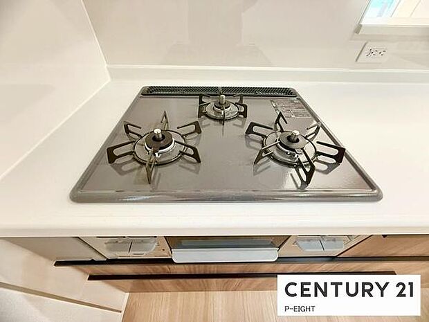 三口コンロで料理もはかどりますね!グリルもあります!