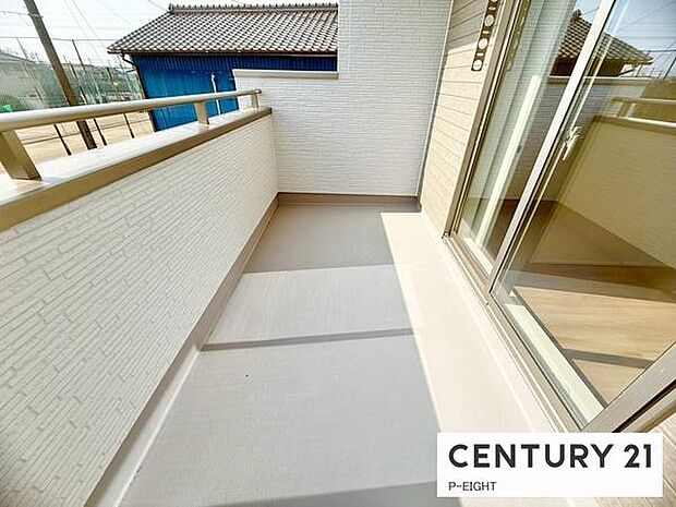 洗濯物は日当たりの良いバルコニーへ!