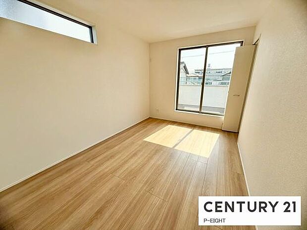 バルコニーに面している明るい洋室です!