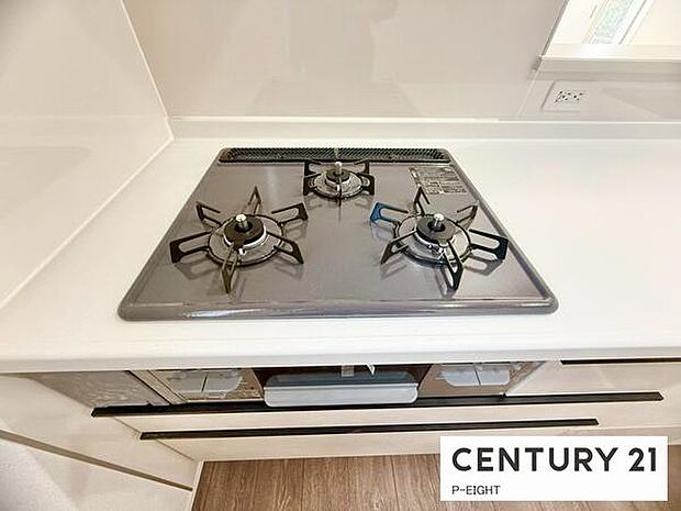 三口コンロで料理もはかどりますね!グリルもあります!